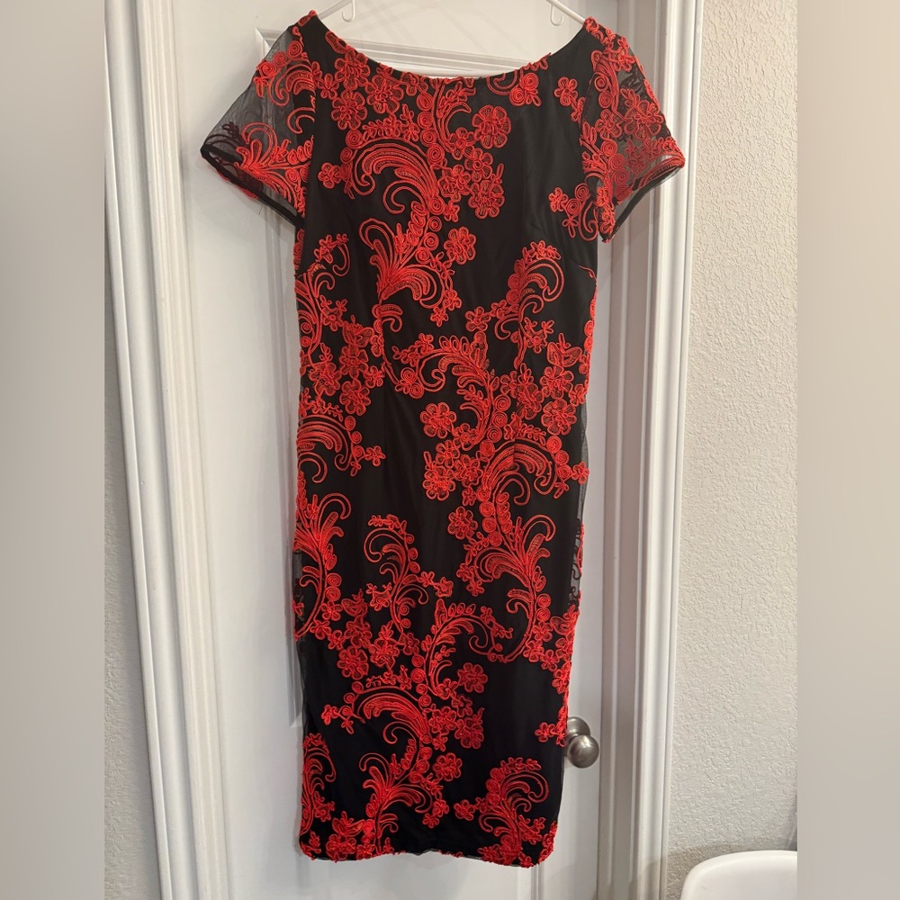 Black & Red Short Sleeve Fitted Dress